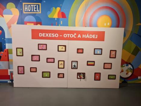 Pexeso Dexeso v životní velikosti. 